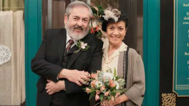 Servando y Fabiana se dan el sí quiero. (Foto: RTVE)