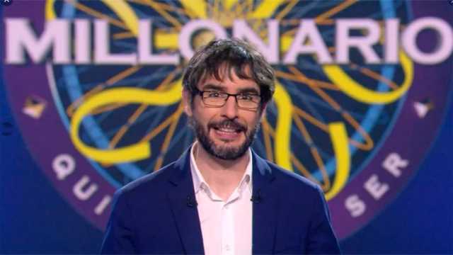 Juanra Bonet conduce el especial de famosos de ¿Quién quiere ser millonario?. (Foto: Antena 3)